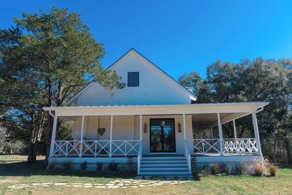 Exterior - Roundtop show, Marburger Escape! 5 miles from downtown Roundtop! (Round Top)