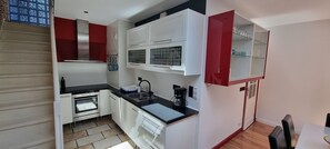 Microonde, forno, piano cottura, lavastoviglie