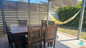 屋外ダイニングエリア