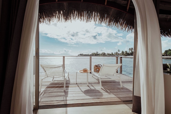 Bungalow de lujo, vistas a la laguna | Vistas al mar