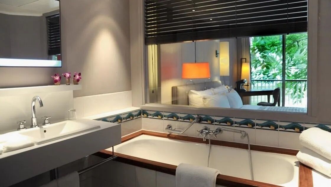 經典雙人房, 花園景觀 | 浴室 | 獨立浴缸和淋浴設備、吹風機、浴袍、拖鞋