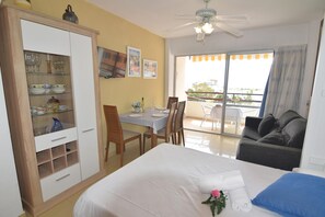 Tabla de planchar con plancha y internet 