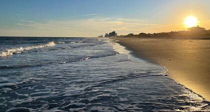 Golf course view condo / close to the beach