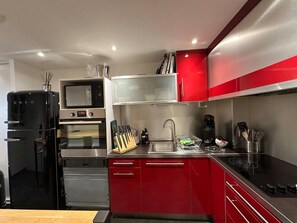 Fridge, microwave, oven, dishwasher