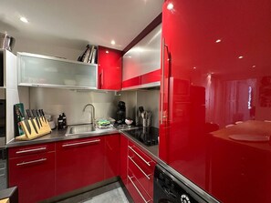 Fridge, microwave, oven, dishwasher