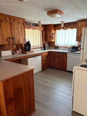 Micro-ondas, fogão, cooktop, lava-louças