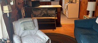 Charming 2-bedroom cabin with WiFi, AC in tranquil Ogunquit