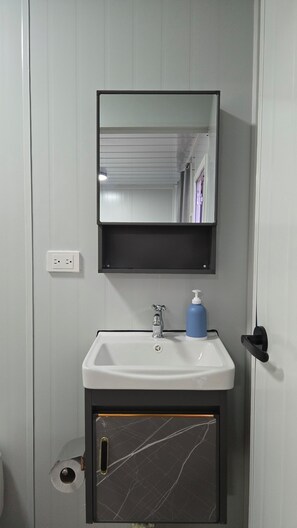 Towels, soap, toilet paper - Arrukö: Your Peaceful Hideaway Near the Airport (Heredia Province)