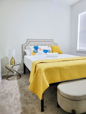 2 habitaciones, tabla de planchar con plancha, wifi y ropa de cama 