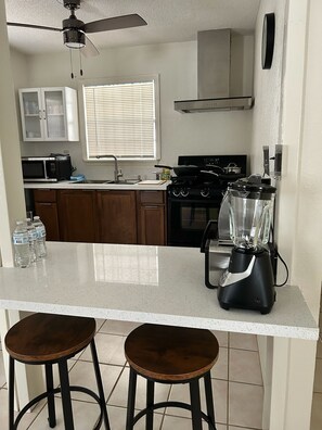 Microwave, oven, stovetop - Sweet Spot in Pharr great for Shopping (Pharr)