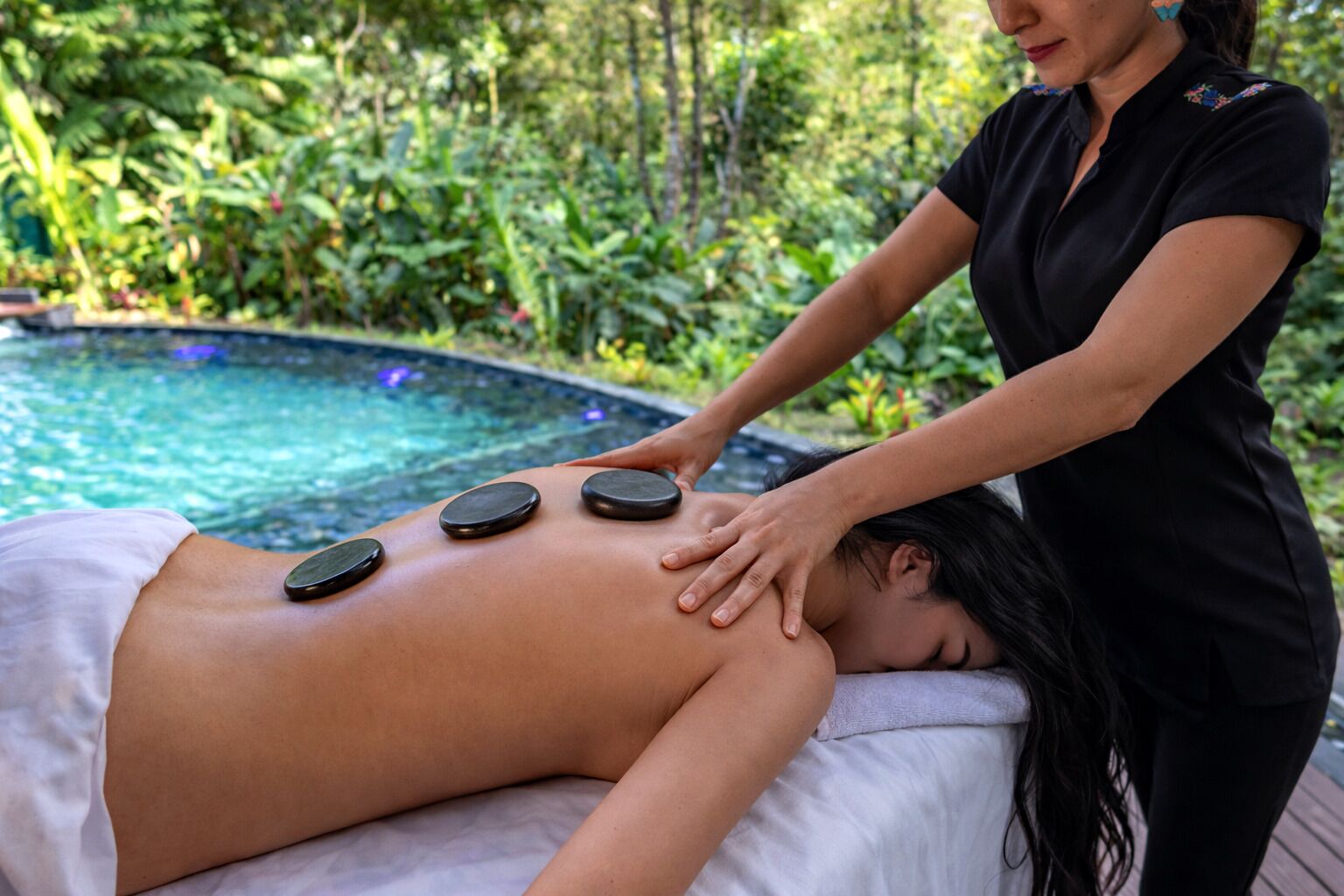 Body treatments, hydrotherapy, aromatherapy, hot stone massages