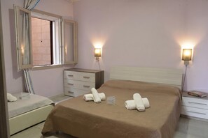 1 bedroom, bed sheets