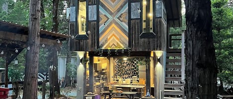 屋外ダイニングエリア