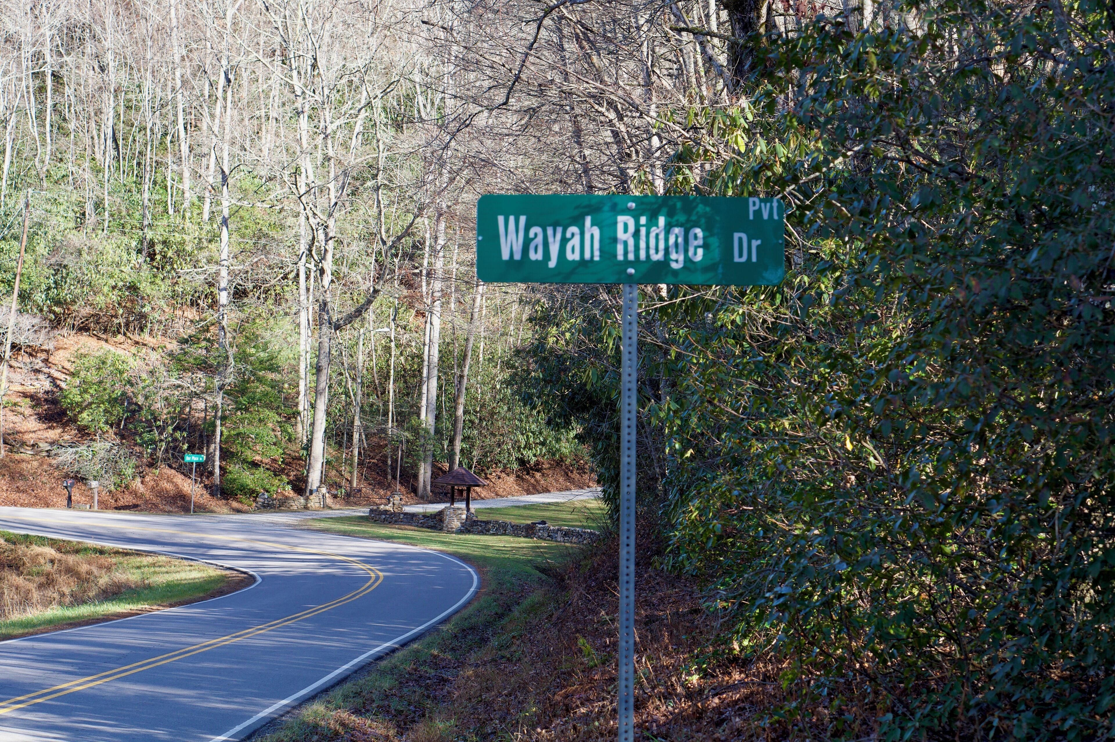 A road sign for Wayah Ridge Dr.