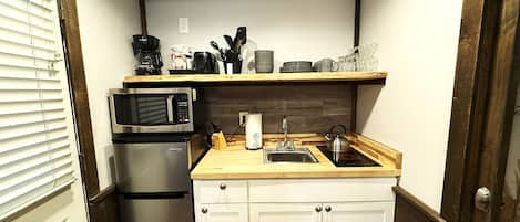 Comfort Cabin, 1 Bedroom, Non Smoking, Kitchenette | Private kitchen