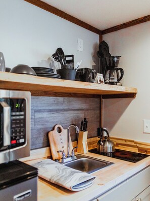Comfort Cabin, 1 Bedroom, Non Smoking, Kitchenette | Private kitchenette