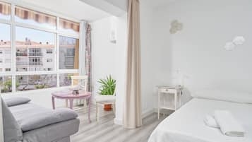 Silitysrauta/-lauta, ilmainen Wi-Fi, vuodevaatteet