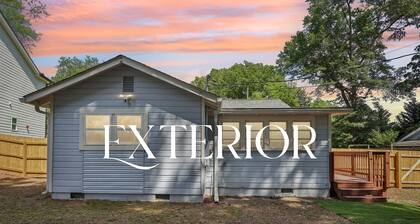 Stylish 3BR Near Dining, Parks & Shops