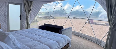 1 slaapkamer, een strijkplank/strijkijzer, wifi, beddengoed