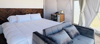 Geo DOME - King Bed - Flatonia Glamping & RV Resort