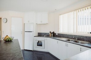 Fridge, microwave, oven, stovetop - The Sanctuary Devonport (Devonport)