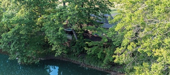 White Oak Cottage Sleeps 4