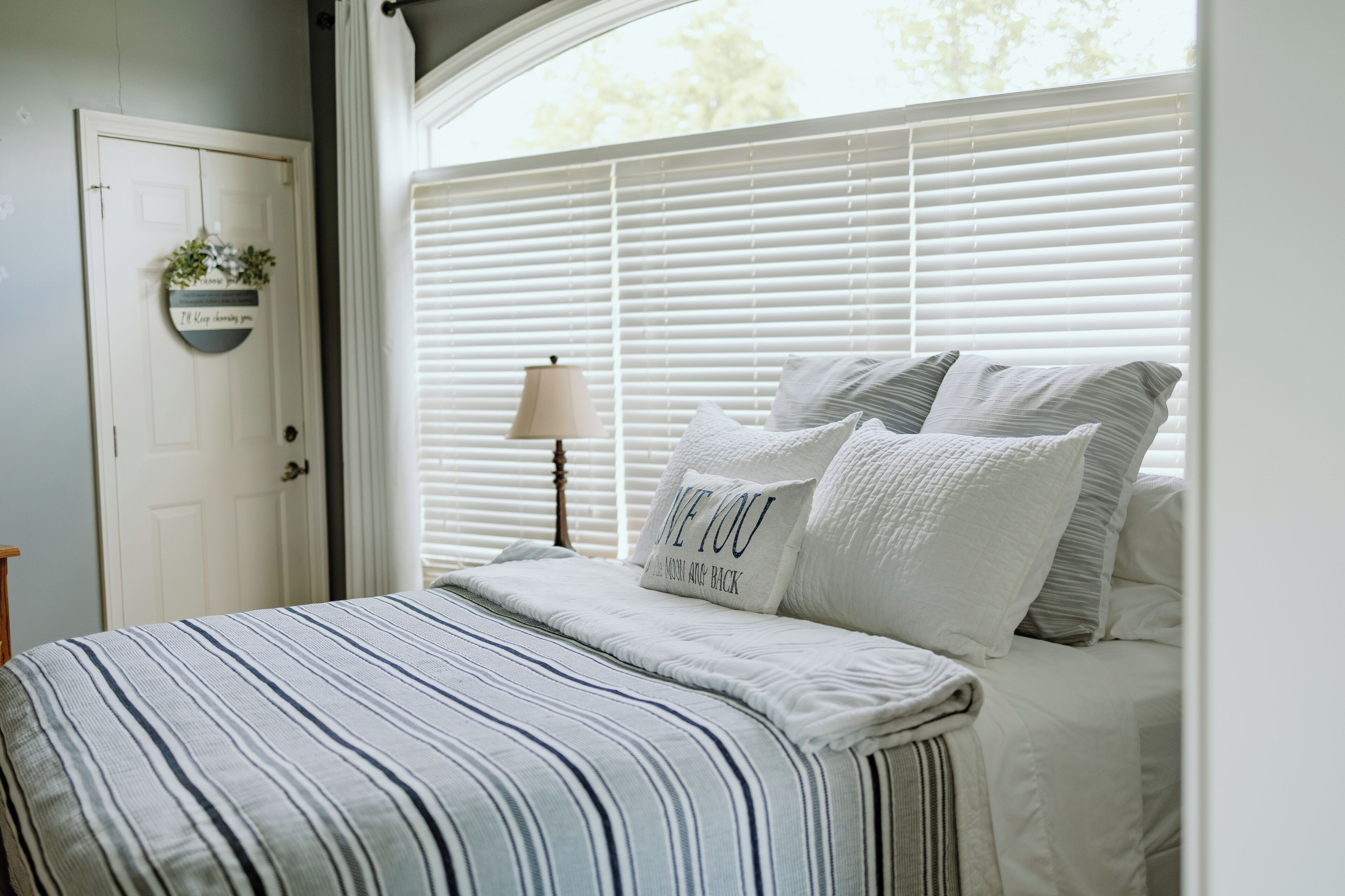 4 dormitoris, planxa i posts de planxar, wifi i roba de llit 