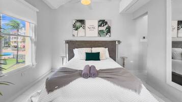 3 dormitoris, escriptori i planxa i posts de planxar