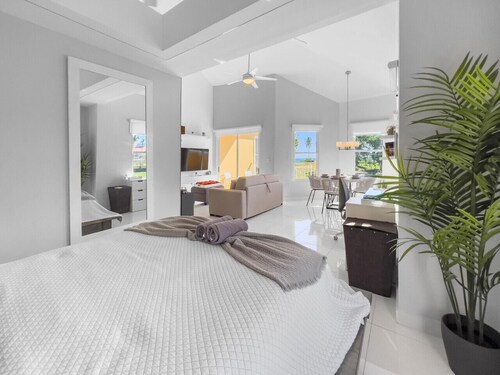 Spacious 3BR apt for 10 Guests | Palmas del Mar