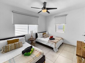 7 bedrooms, travel cot, free WiFi, bed sheets - La Casona | Multi Unit House for Groups @ San Juan (San Juan)