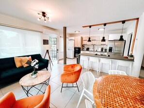 Smart TV - La Casona | Multi Unit House for Groups @ San Juan (San Juan)