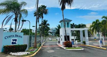 Sea Breeze Escape | Sleeps 7 + Pool in Ceiba