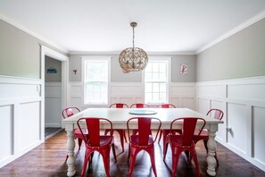 Dining - Tide & Time Family Retreat (Kennebunk)