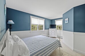 4 bedrooms, iron/ironing board, travel cot, free WiFi