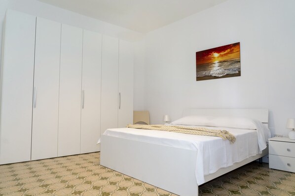 2 bedrooms, iron/ironing board
