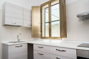 Fridge, microwave, oven