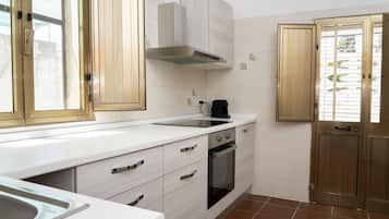 Refrigerador, microondas, horno