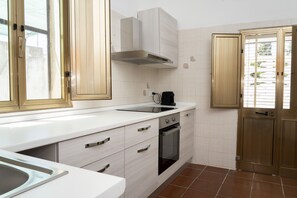 Fridge, microwave, oven