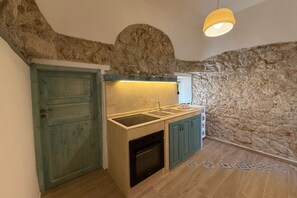 Kühlschrank, Mikrowelle, Ofen