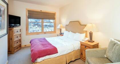 Mountain Village Getaway with Pool & Hot Tub