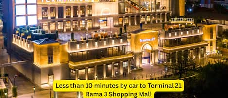 Shopping mall