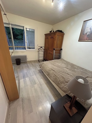 2 bedrooms, bed sheets - Apartment with garden in the Terres du Larzac and Lac du Salagou area (Lodève)