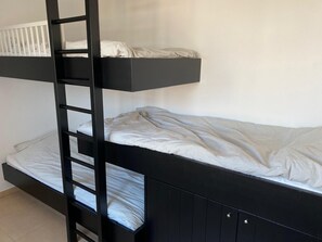 3 bedrooms, WiFi, bed sheets