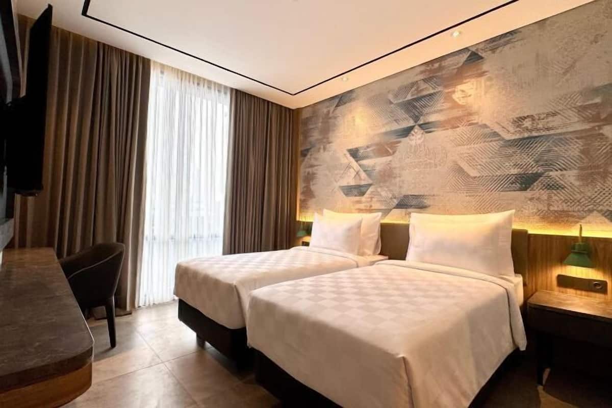 1 bedroom, in-room safe, blackout drapes, soundproofing