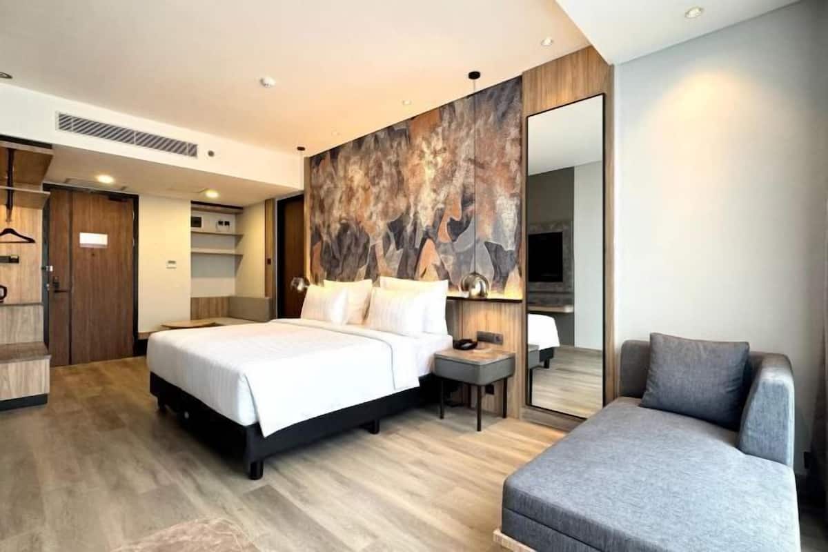 1 bedroom, in-room safe, blackout drapes, soundproofing