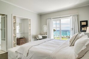 6 bedrooms, desk, iron/ironing board, WiFi