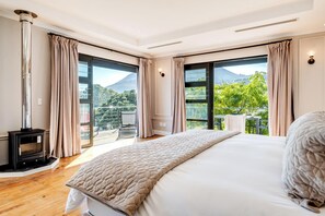 2 soverom, skrivebord, strykejern/-brett og wi-fi