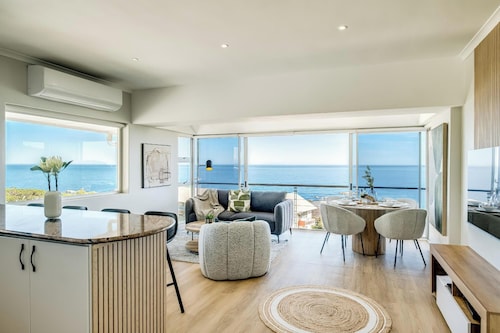 Ocean View 2 bed Apt in Camps Bay Skyline Heights