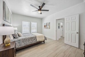 2 slaapkamers, een strijkplank/strijkijzer, wifi, beddengoed