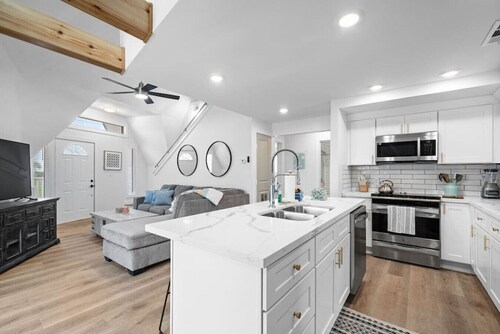 Charming Home with Huge Deck, Steps from the Beach